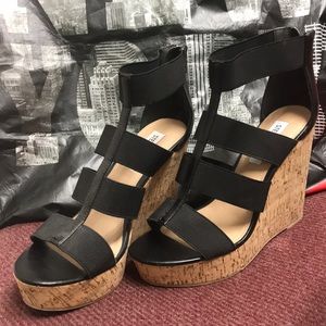 Steve Madden Black NWOT Wedges